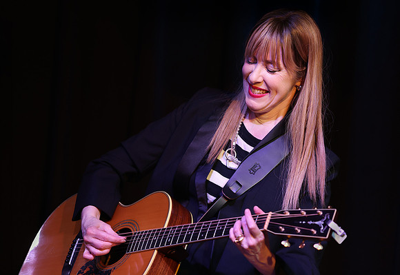 Suzanne Vega